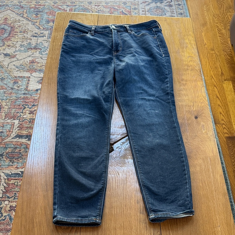 Old Navy women’s high-rise rockstar super skinny size 8
